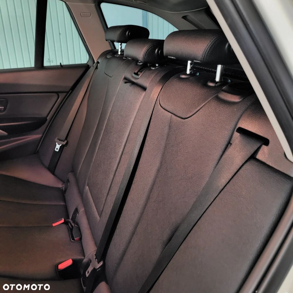 BMW Seria 3 320d Advantage sport - 11