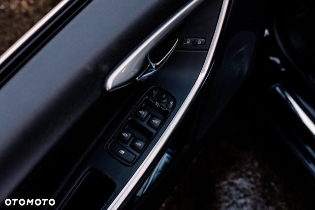 Volvo V60 D3 Geartronic R-Design - 20