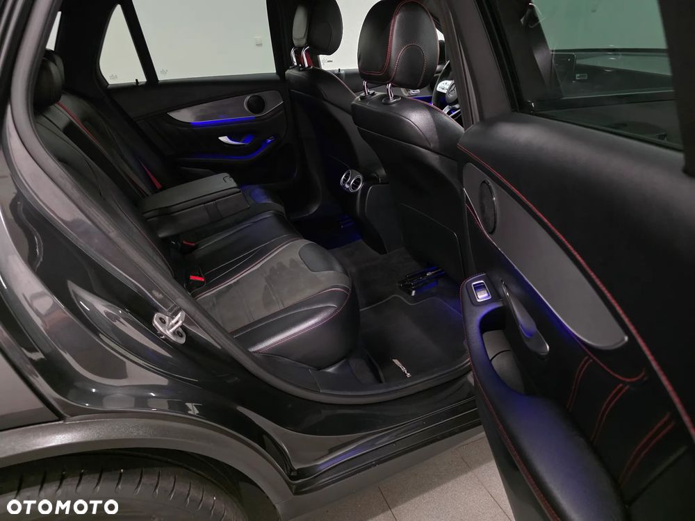 Mercedes-Benz GLC 220 d 4Matic 9G-TRONIC AMG Line Plus - 32