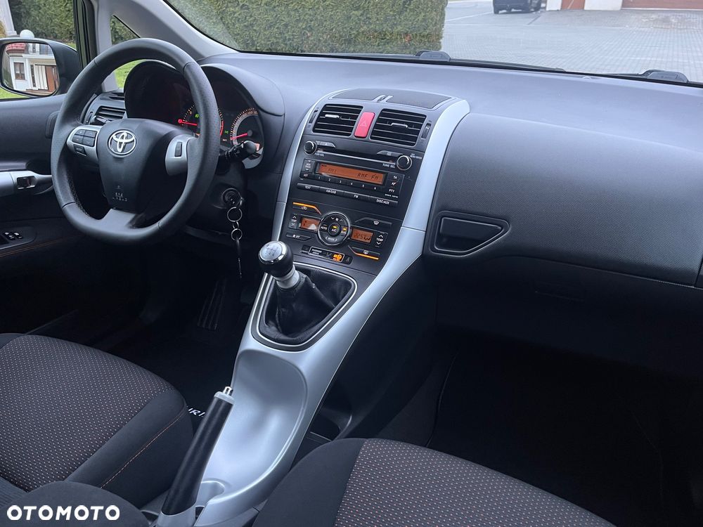 Toyota Auris 1.6 Life - 28