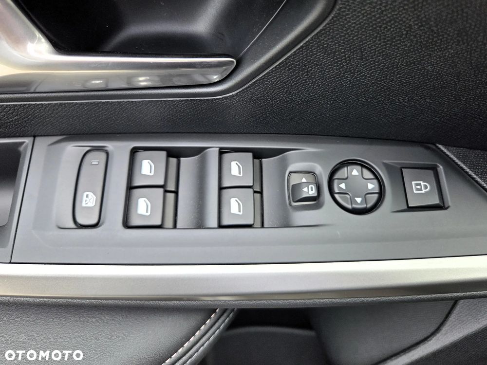 Peugeot 3008 1.6 PHEV 225 Allure S e-DCS7 - 21