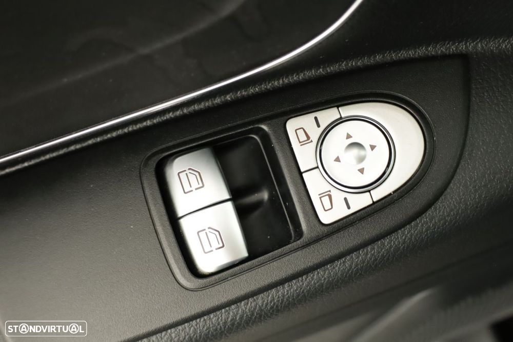 Mercedes-Benz Vito Tourer Longa Aut. SELECT - 17