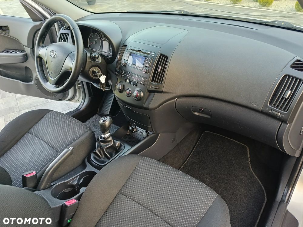 Hyundai i30 1.6 CRDi FIFA WM Edition - 14