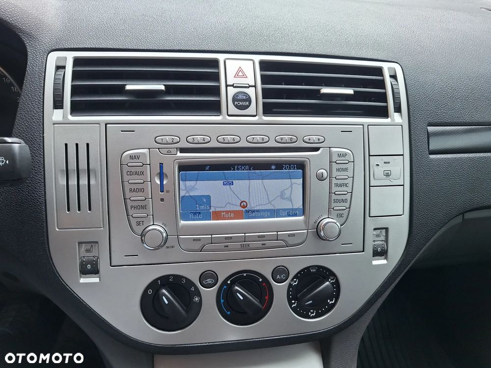 Ford Kuga - 25
