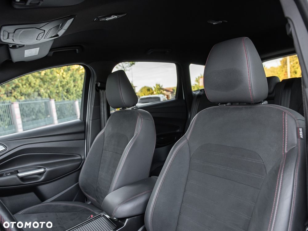 Ford Kuga 2.0 TDCi 4x4 ST-Line - 19