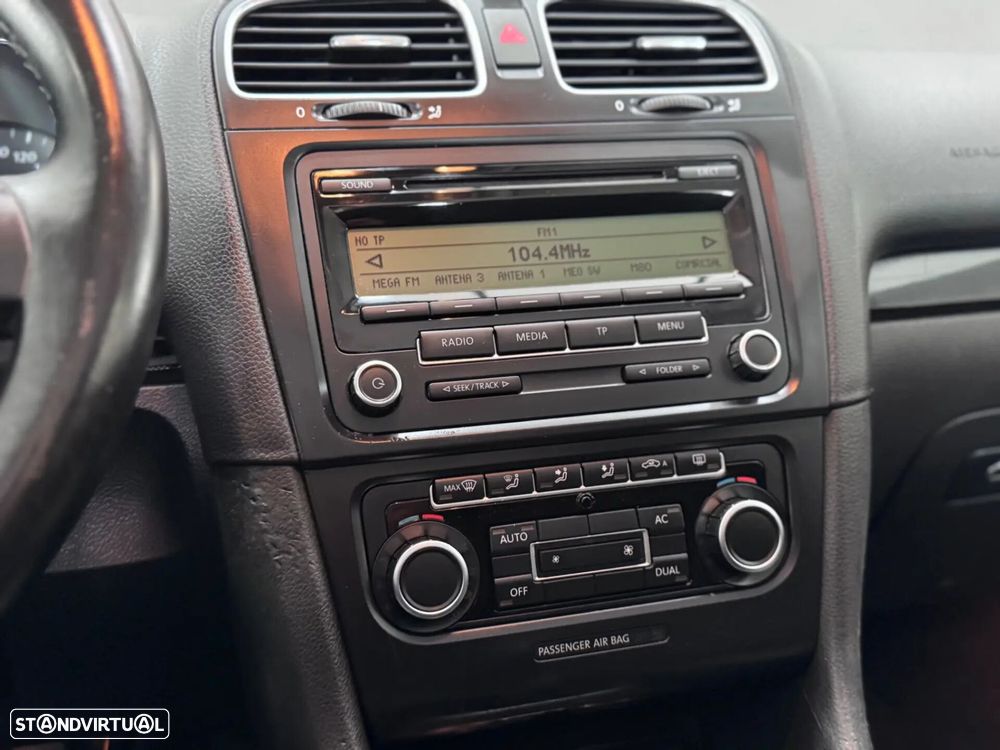 VW Golf Variant 1.6 TDi Confortline - 26