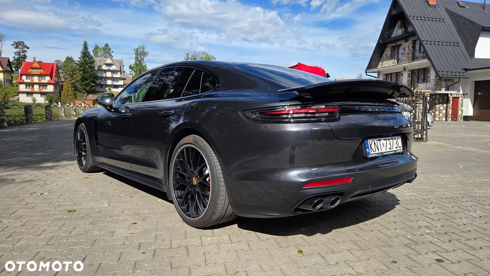 Porsche Panamera - 4