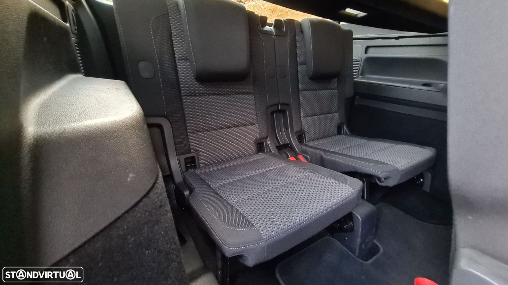VW Touran 1.6 TDI Confortline DSG - 46