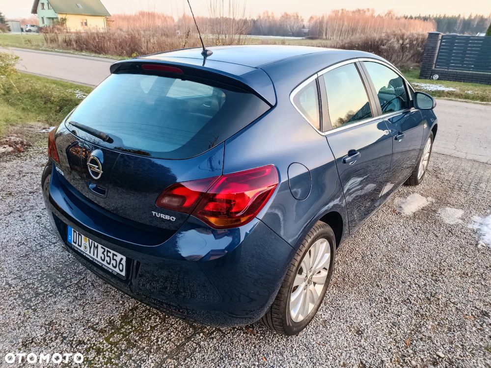 Opel Astra 1.4 Turbo Cosmo - 3