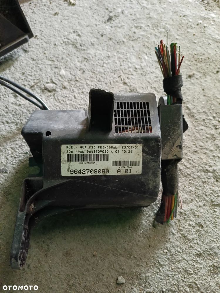 peugeot 206 1.1 skrzynka bezpieczników 9642709080 - 2