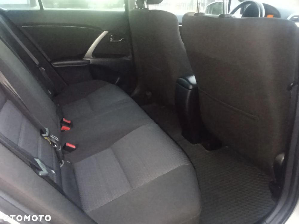 Toyota Avensis 2.0 D-4D Luna - 5
