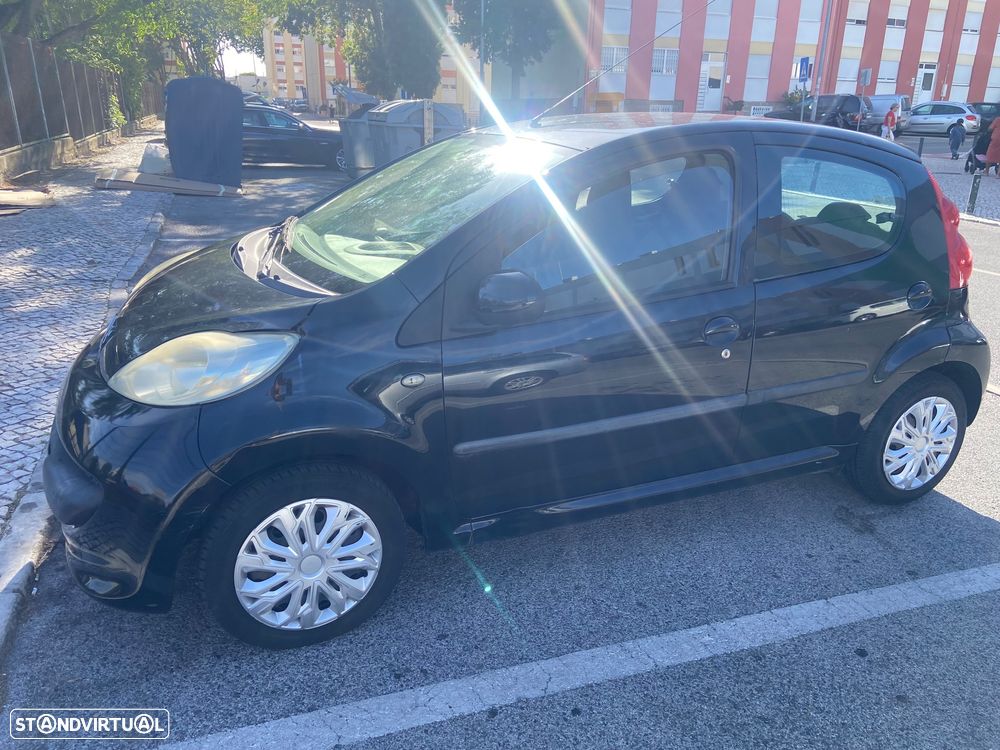 Peugeot 107 1.0 Urban - 1