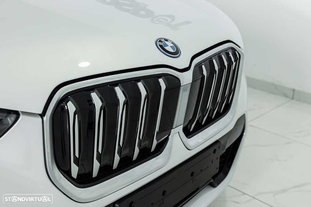 BMW iX1 xDrive30 Pack Desportivo M - 8