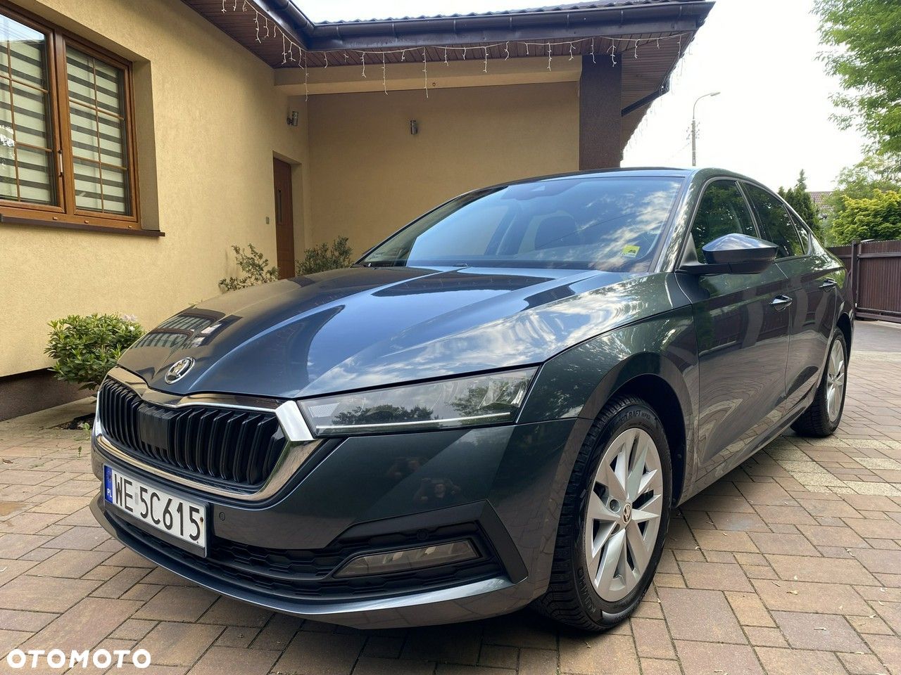 Skoda Octavia 2.0 TDI Ambition DSG - 1