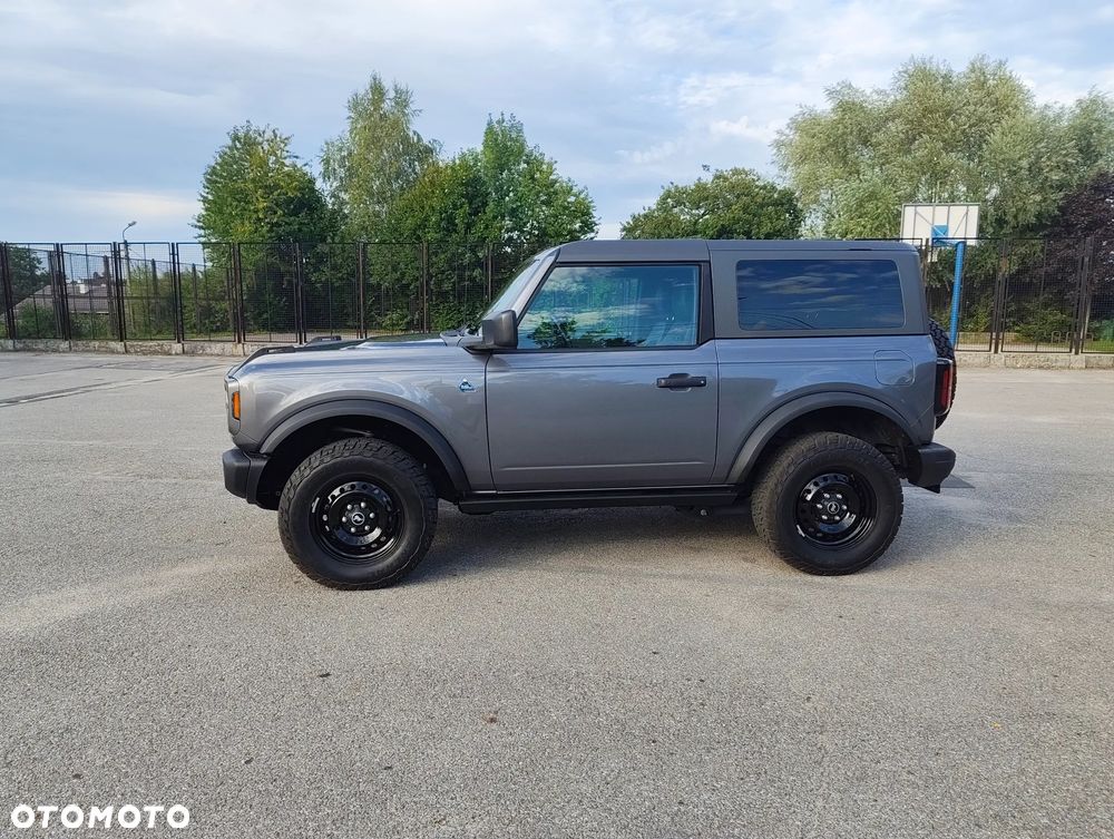 Ford Bronco - 7