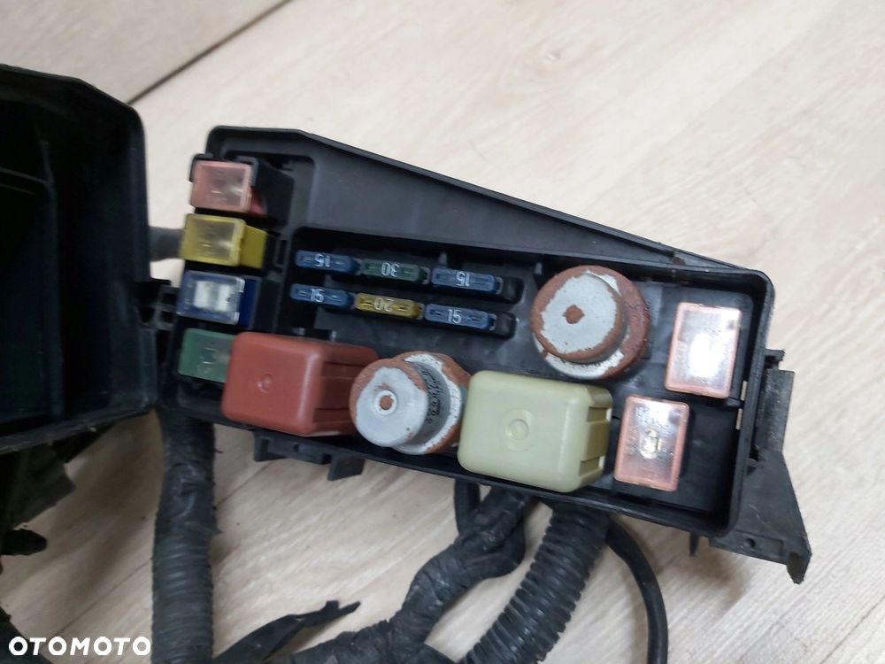 TOYOTA CELICA V gt4 st185 puszka skrzynka bezpieczników wiązka silnika RHD - 3