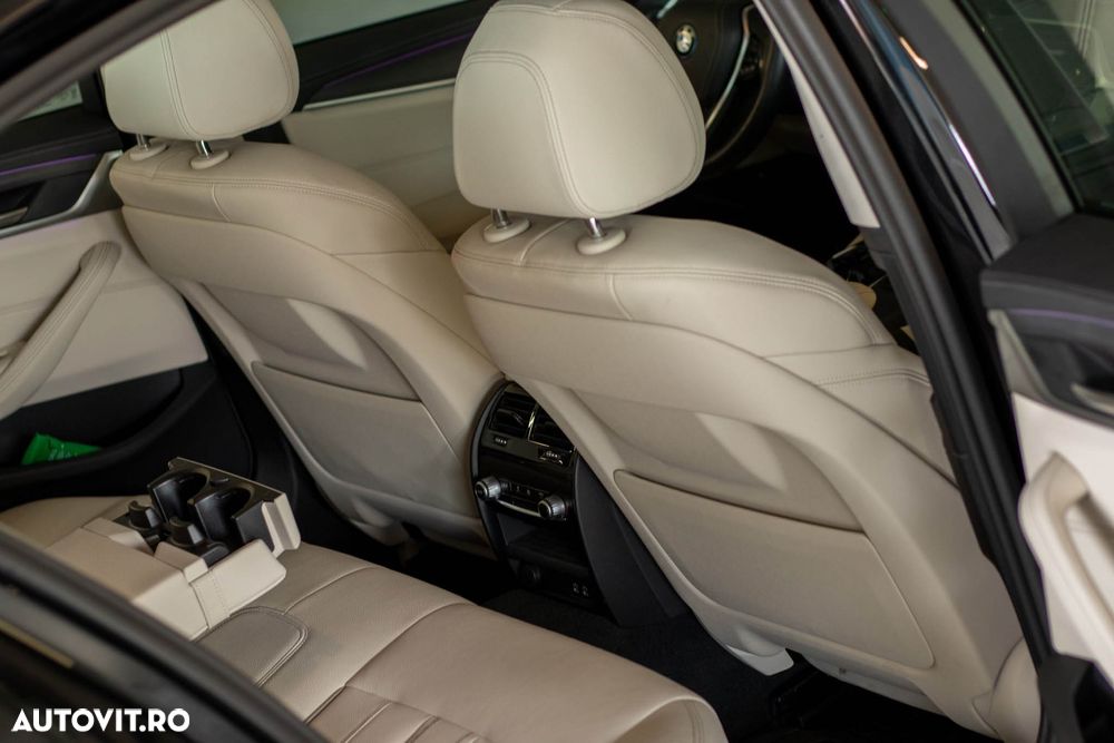 BMW Seria 5 530e xDrive Touring Aut. Luxury Line - 9