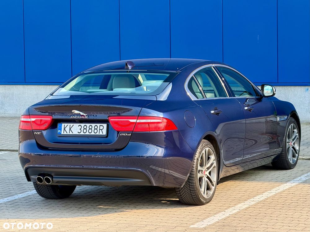 Jaguar XE 20d Prestige - 6
