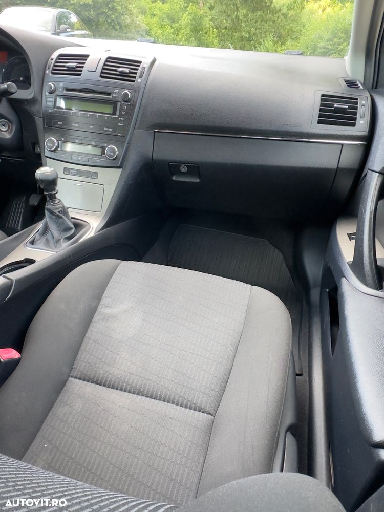 Toyota Avensis 2.0 D-4D - 7