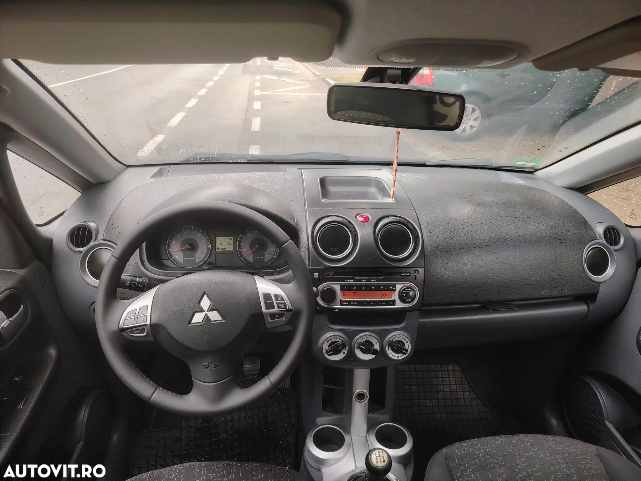 Mitsubishi Colt - 5