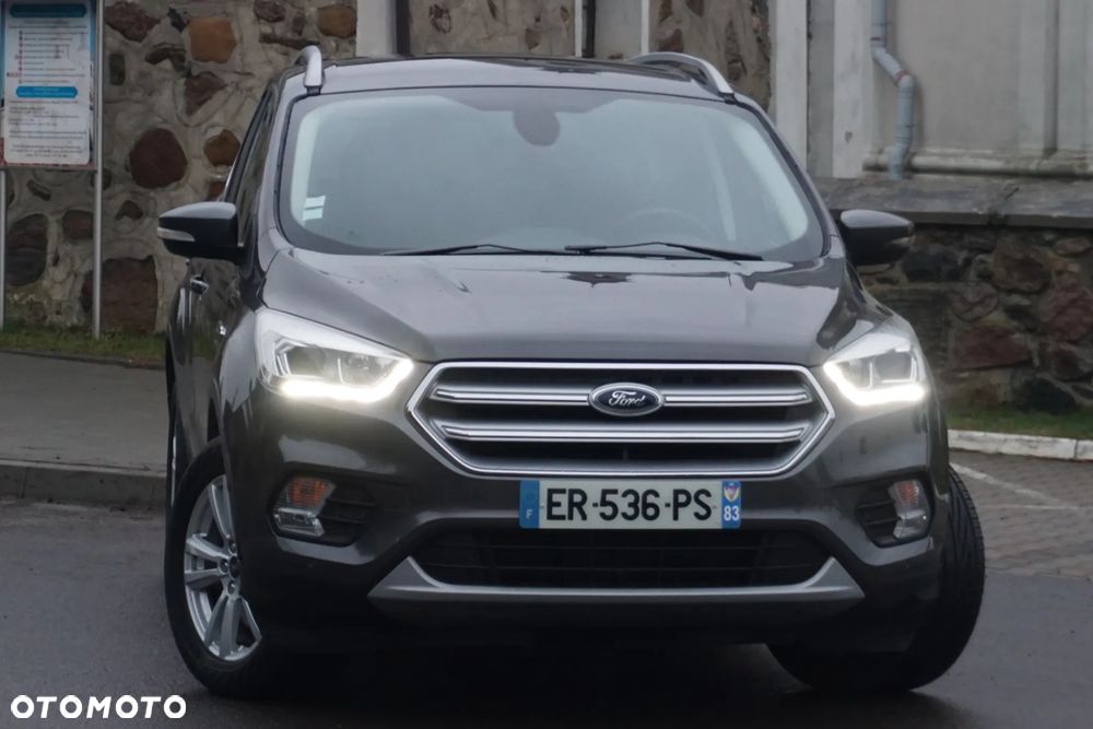 Ford Kuga 2.0 TDCi 2x4 Titanium - 4