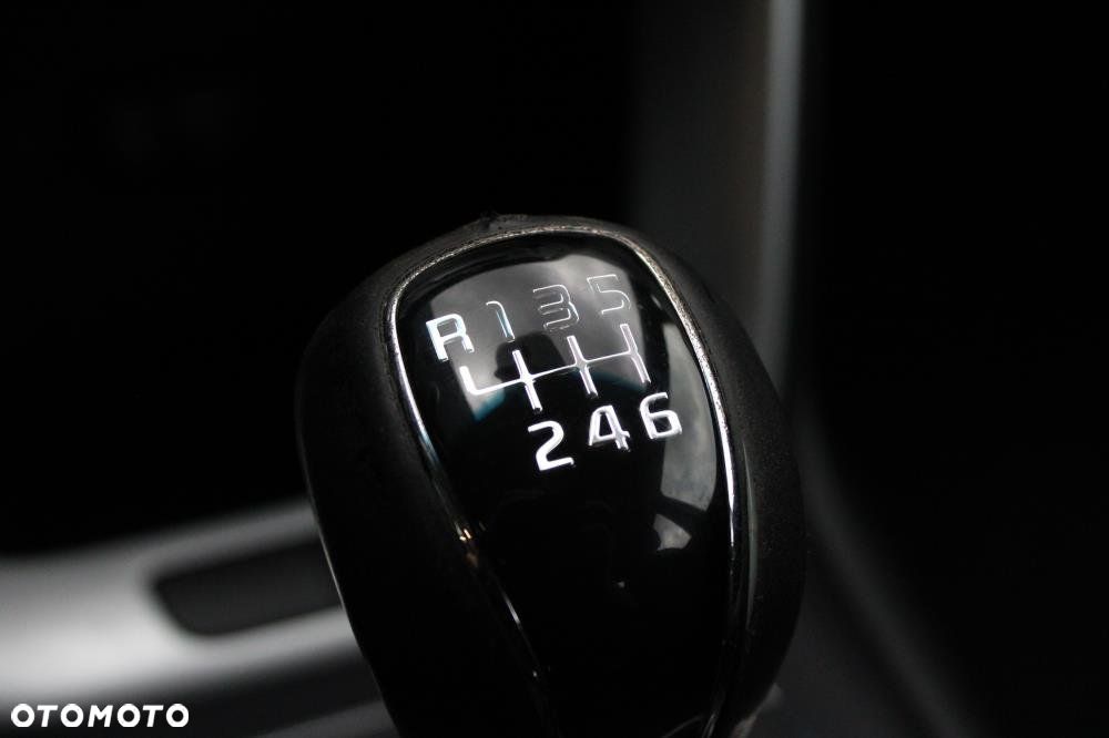 Kia Ceed - 16