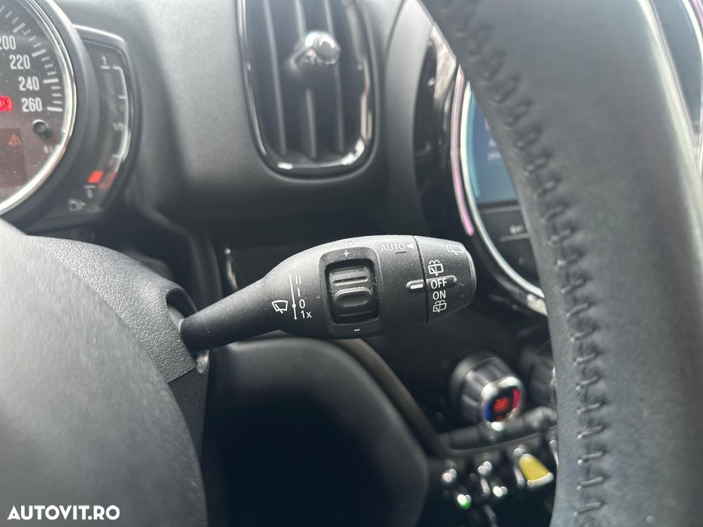 Mini Countryman Cooper S E ALL4 AT - 17