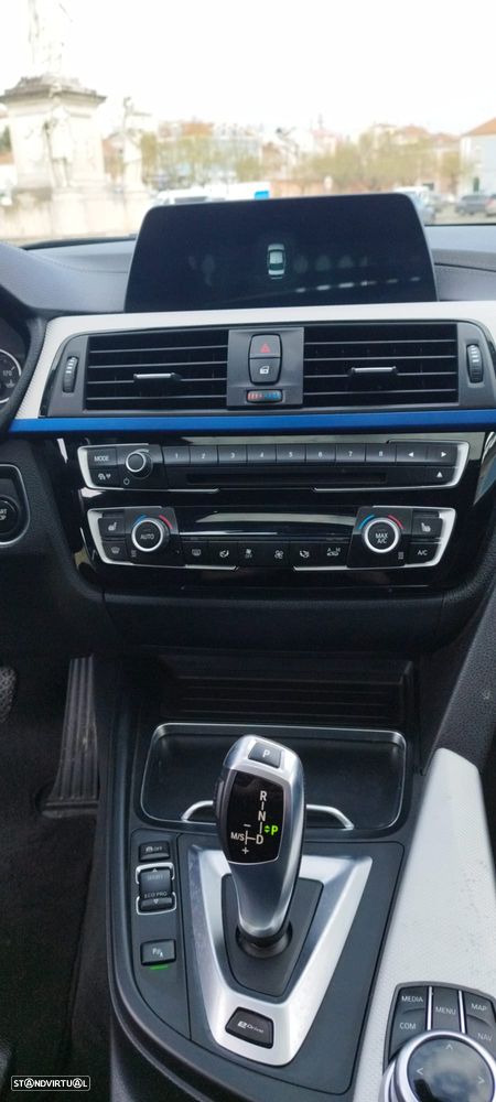 BMW 330 e iPerformance Pack M - 14