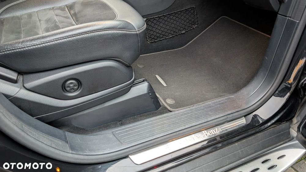 Mercedes-Benz ML - 23