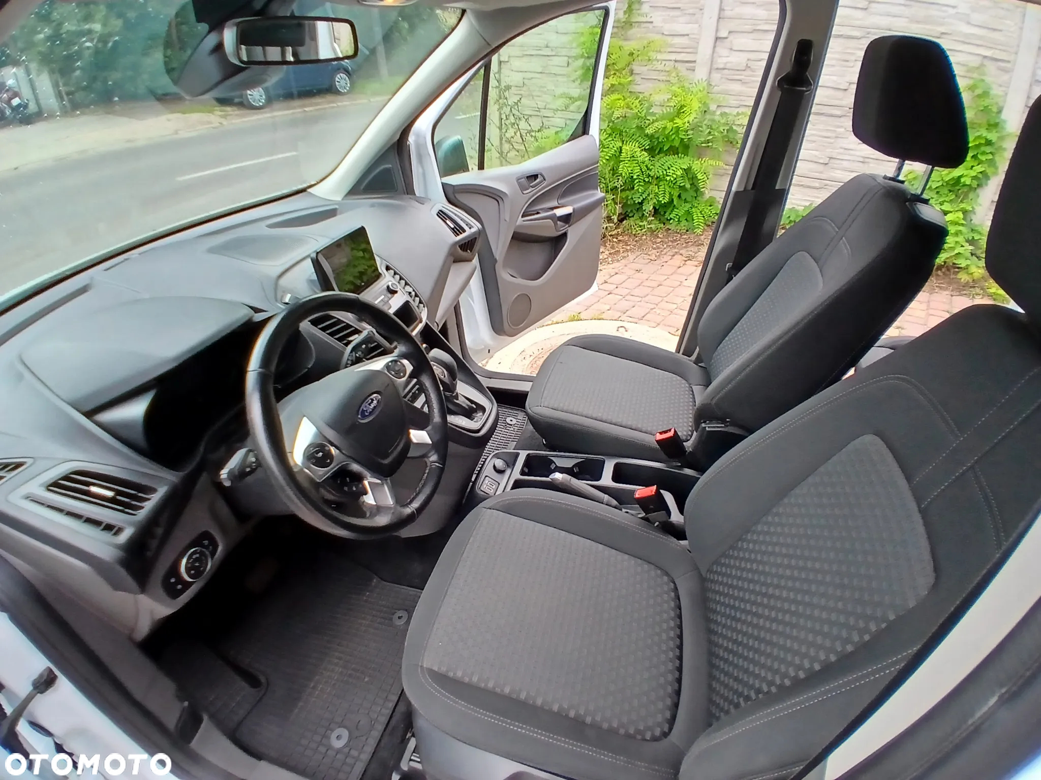 Ford Transit Connect - 11