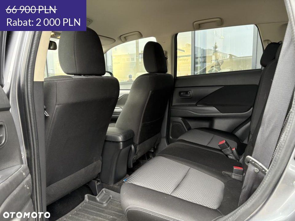 Mitsubishi Outlander - 2