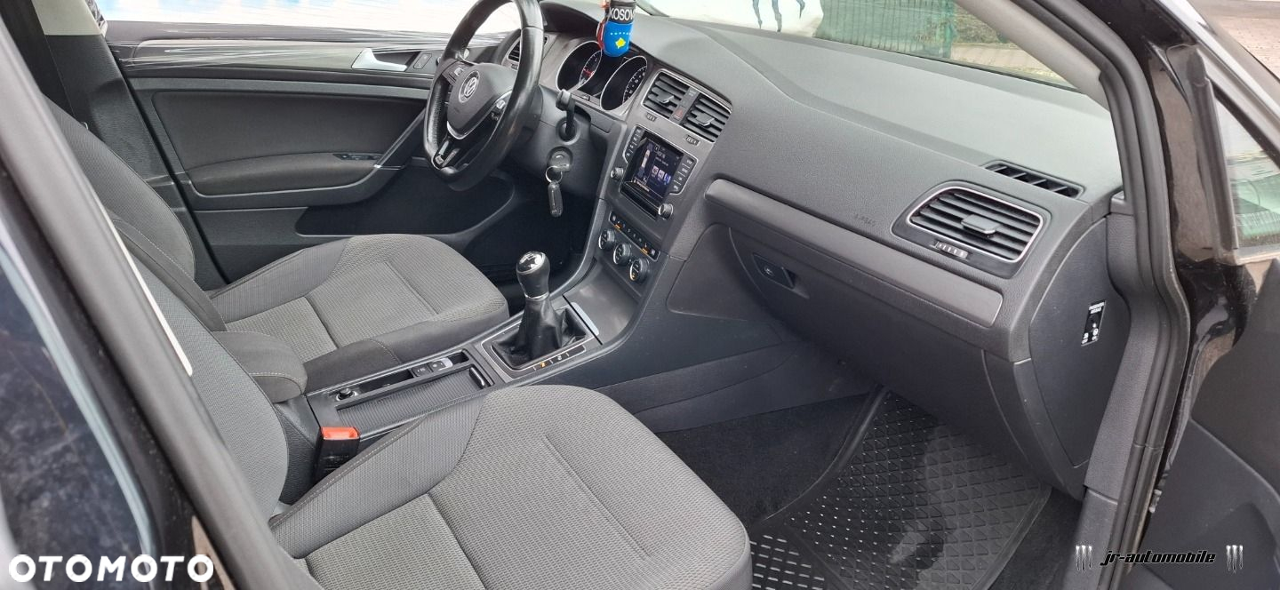 Volkswagen Golf - 6