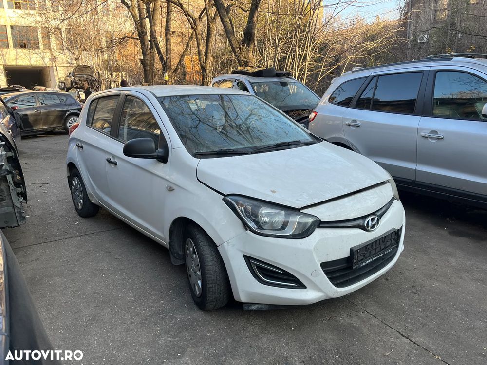 Dezmembrez Hyundai I20 alb 2014-2015 facelift CRDI diesel - 1