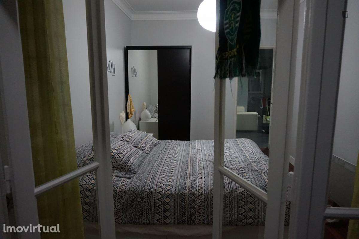 Quarto - localizado em Alvalade Lisbon - Grande imagem: 4/18