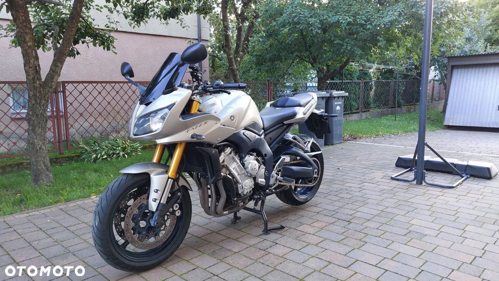 Yamaha FZ - 8