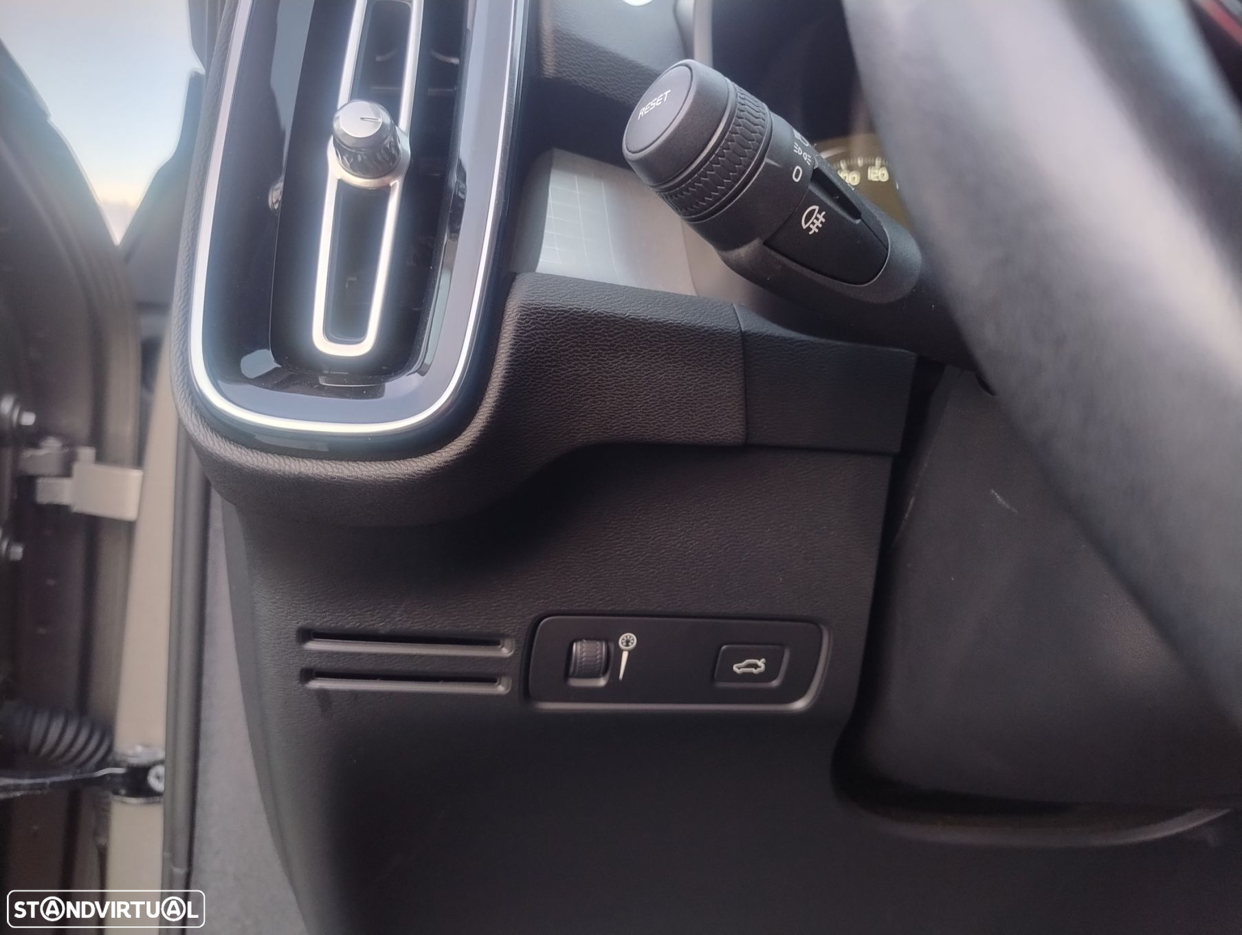 Volvo XC 40 2.0 D3 Momentum - 35