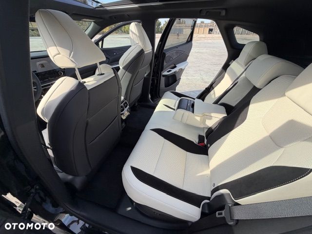 Lexus RX - 12