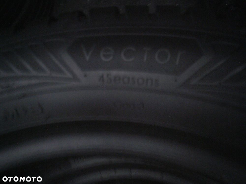 GOODYEAR Vector 4Seasons GEN3 195/55R16 6,4mm 2023 - 4