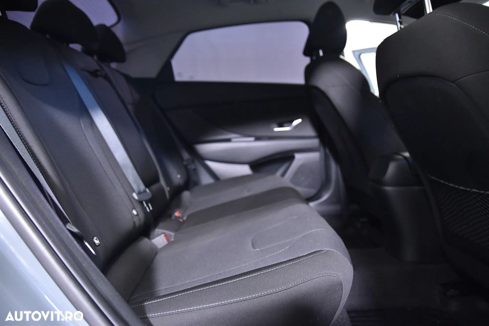 Hyundai Elantra - 13