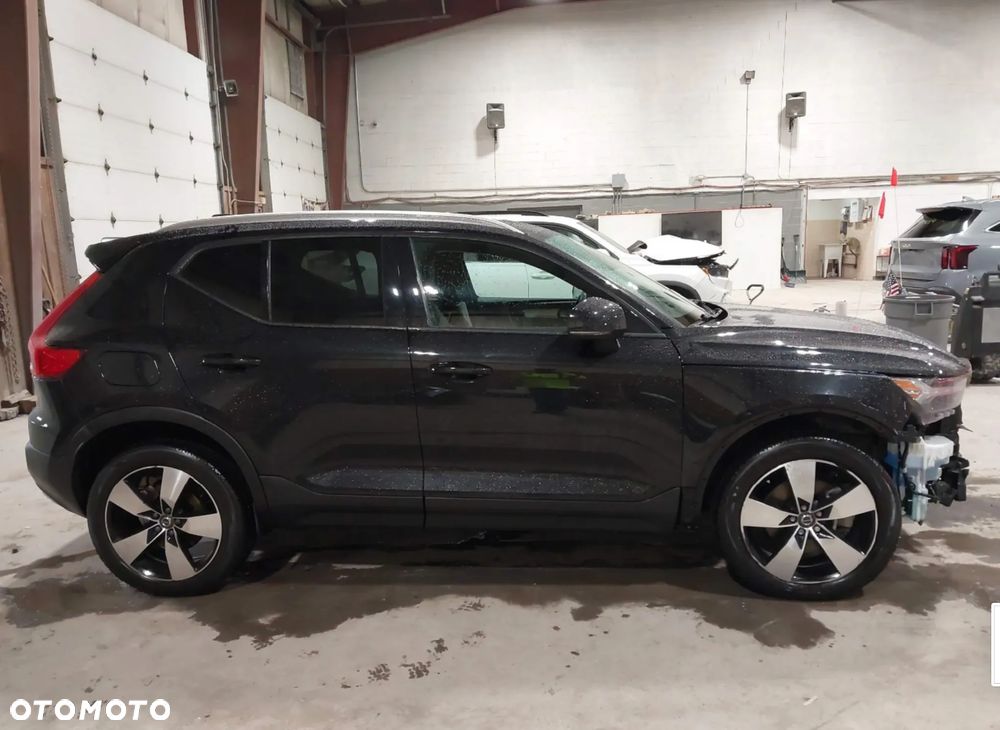 Volvo XC 40 T5 AWD Momentum - 6