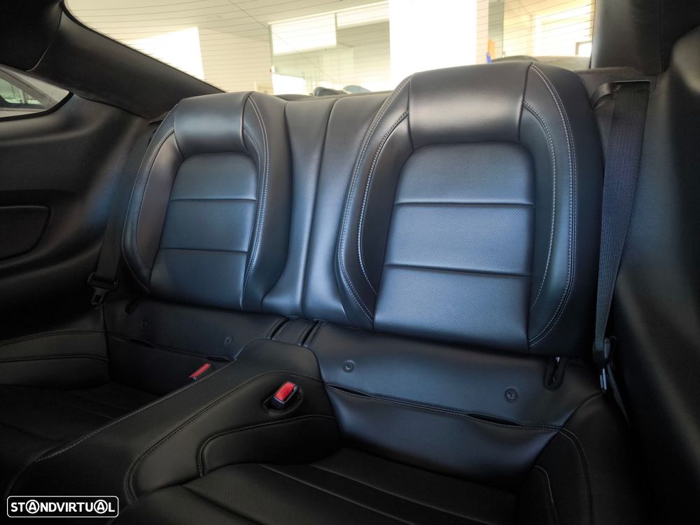 Ford Mustang 2.3i EcoBoost - 12