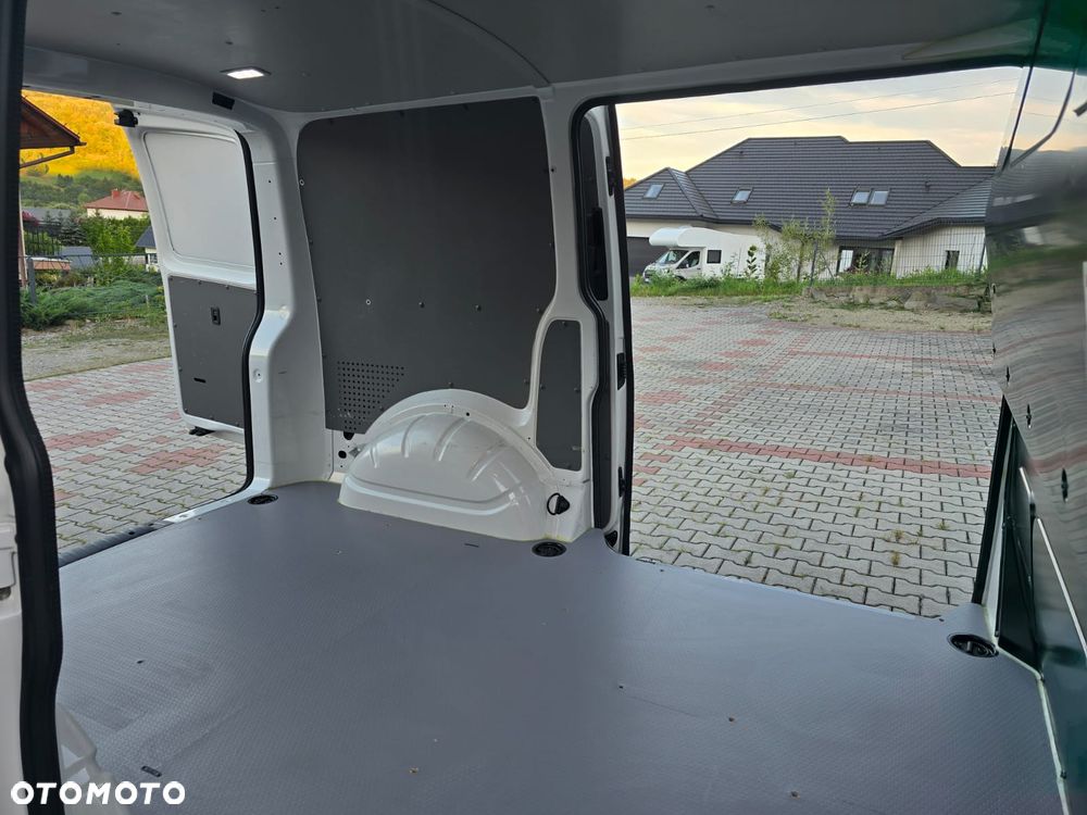 Volkswagen Transporter - 29