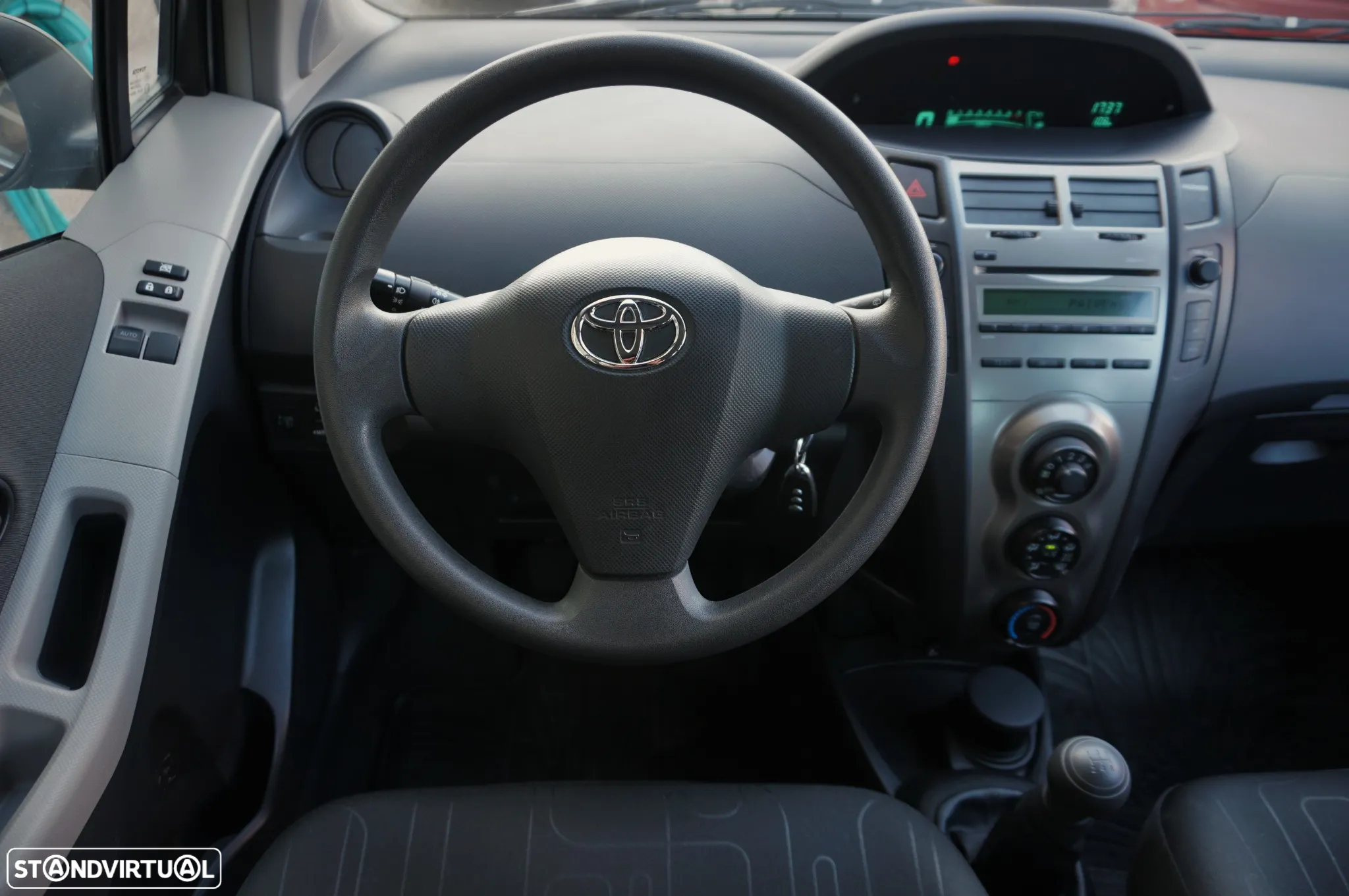 Toyota Yaris 1.0 VVT-i Comfort+AC - 28