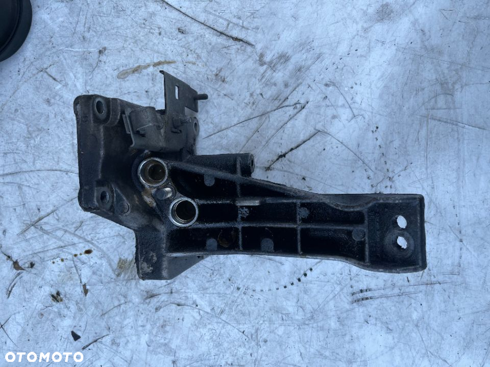 Łapa silnika lewa Bmw e39 M62 V8 535i 540i - 3