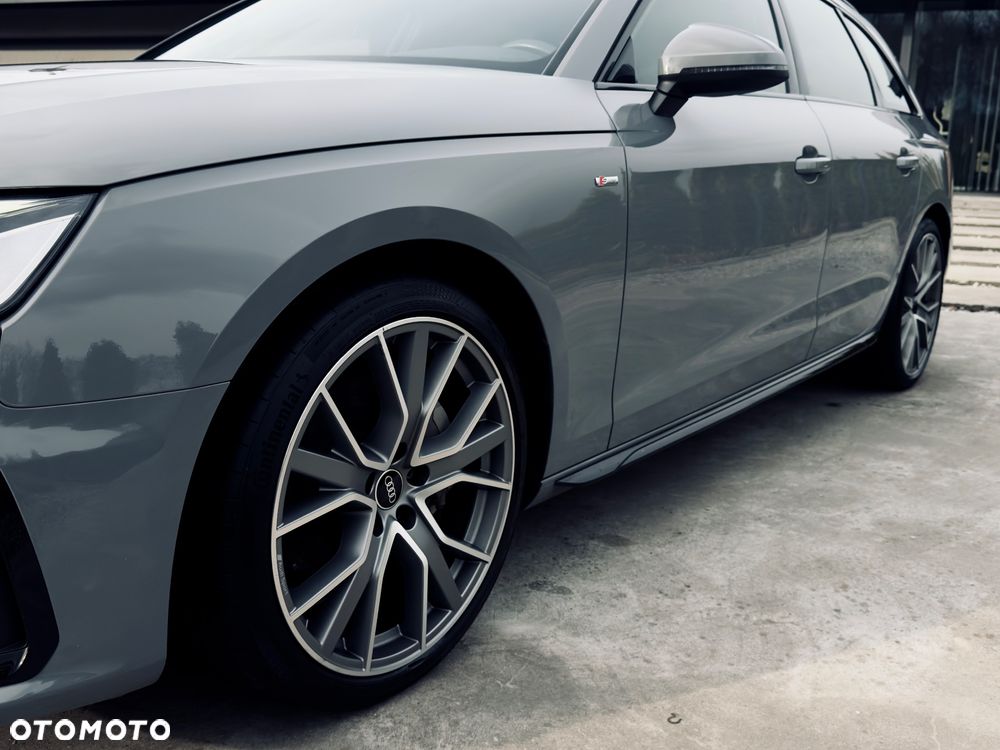 Audi A4 Avant 40 TDI quattro S tronic S line - 26