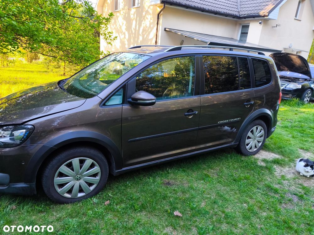 Volkswagen Touran 1.4 TSI Cross - 3