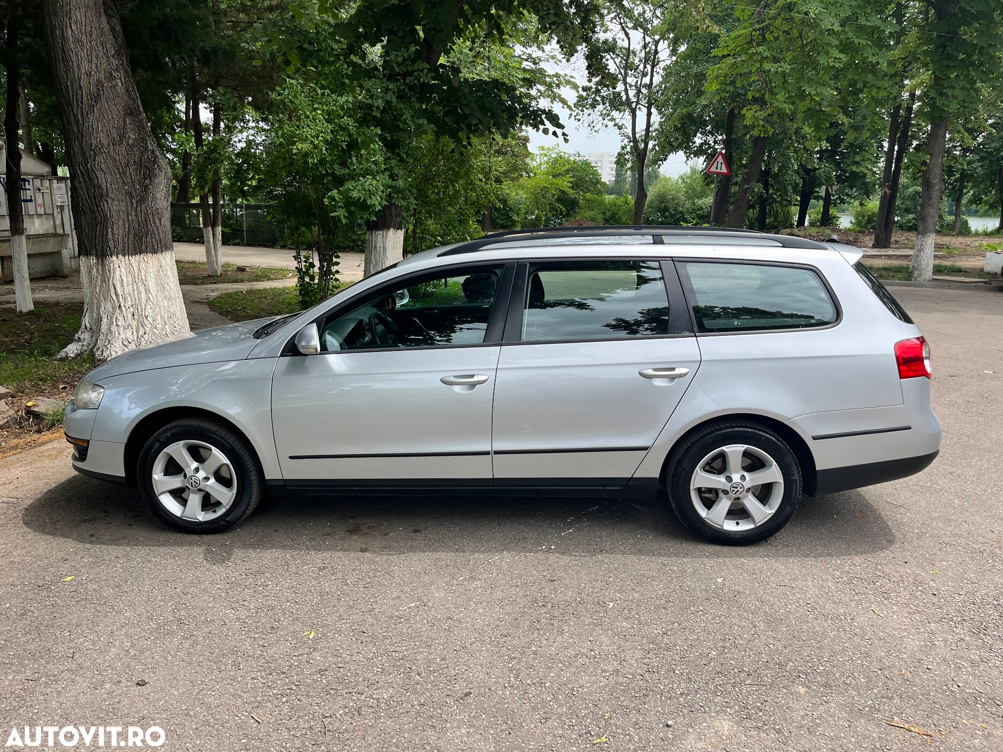 Volkswagen Passat Variant 2.0 TDI DPF DSG Trendline - 21
