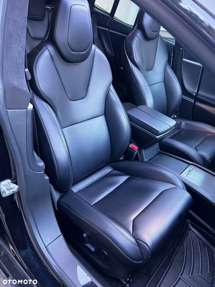 Tesla Model S - 17