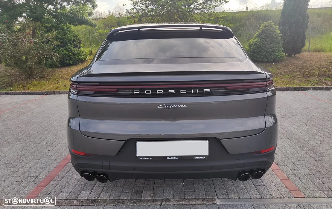 Porsche Cayenne Coupé E-Hybrid - 8