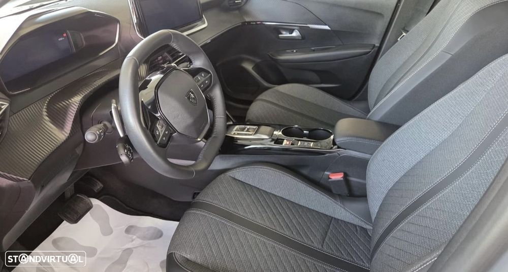 Peugeot 208 1.2 PureTech Allure EAT8 - 4